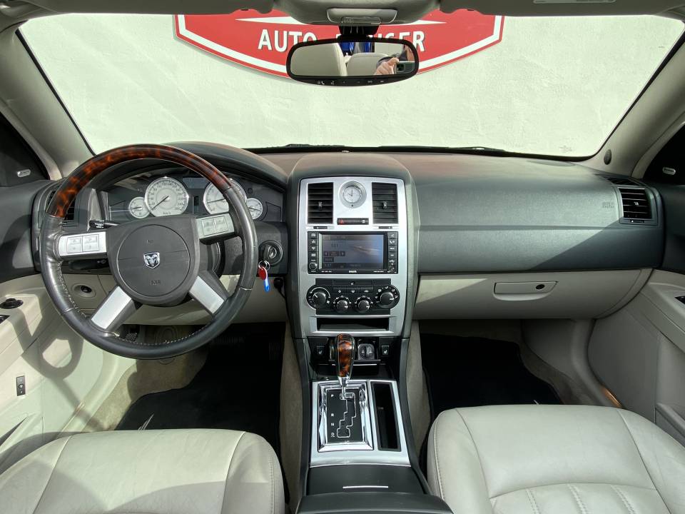 Bild 16/21 von Chrysler 300 C (2006)