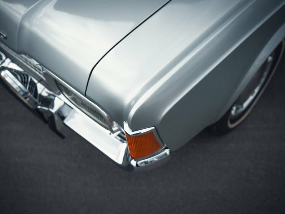 Image 3/15 of Ford 17m 2000S (1969)