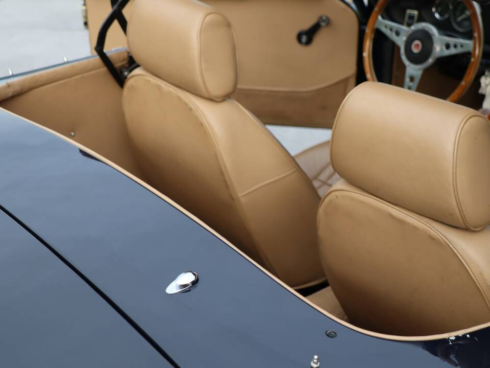 Afbeelding 48/50 van MG MGB (1973)