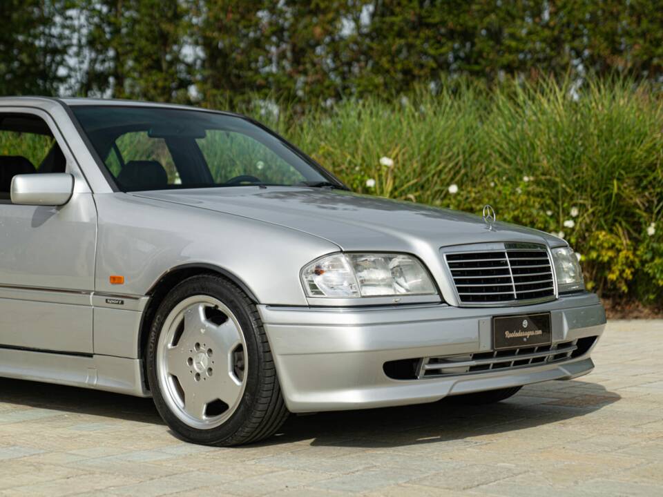 Image 17/50 of Mercedes-Benz C 36 AMG (1995)
