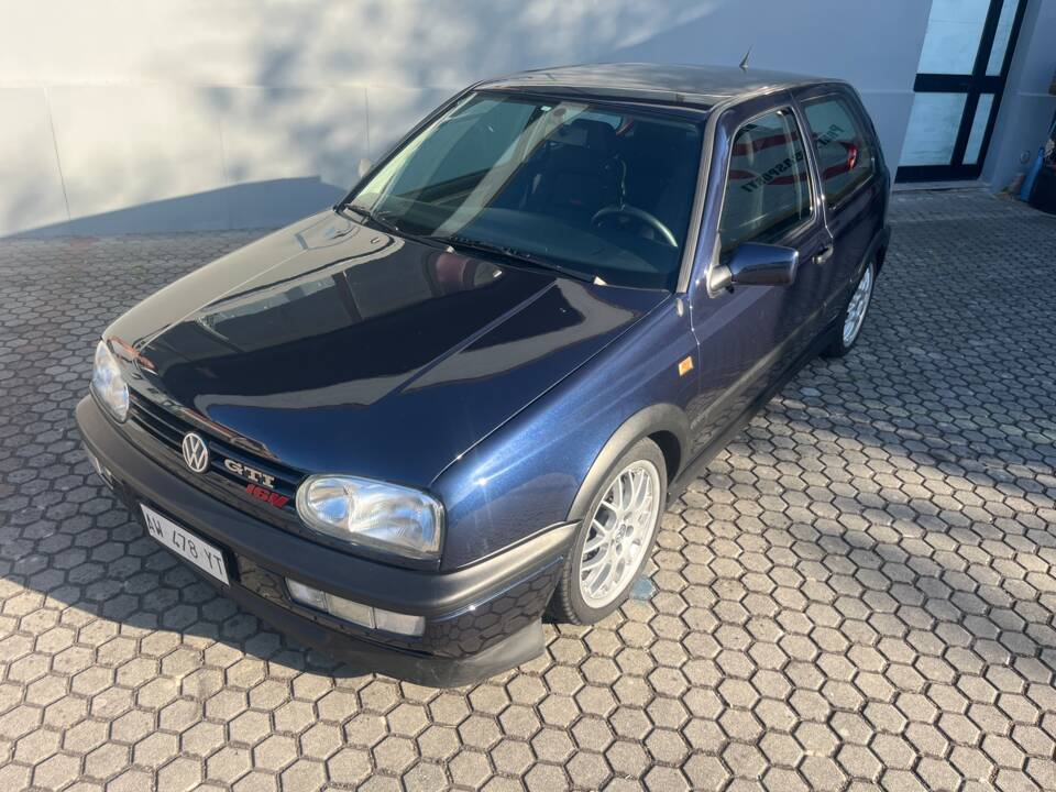 Immagine 8/23 di Volkswagen Golf III 2.0 16V GTI (1993)