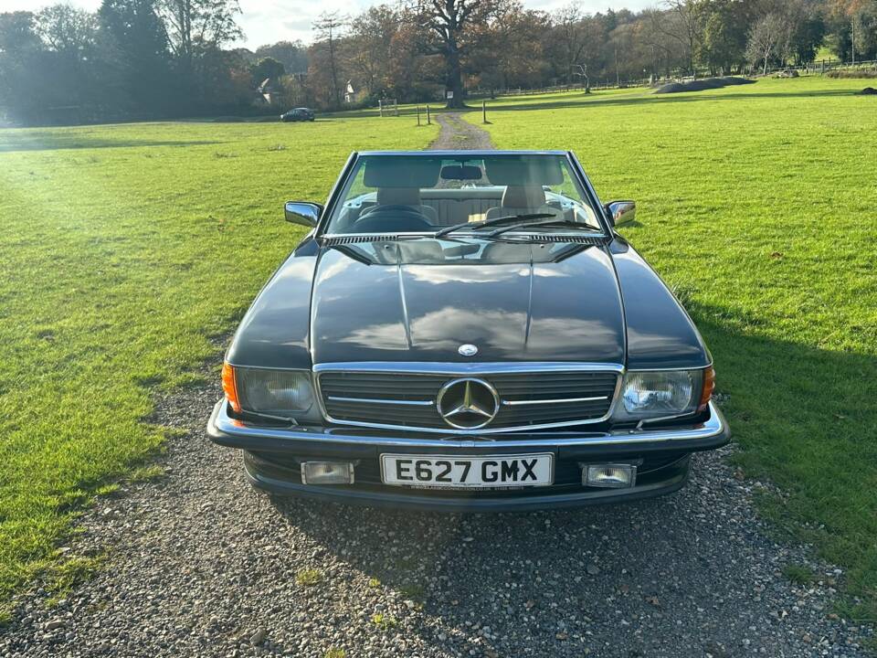 Image 13/71 of Mercedes-Benz 420 SL (1988)