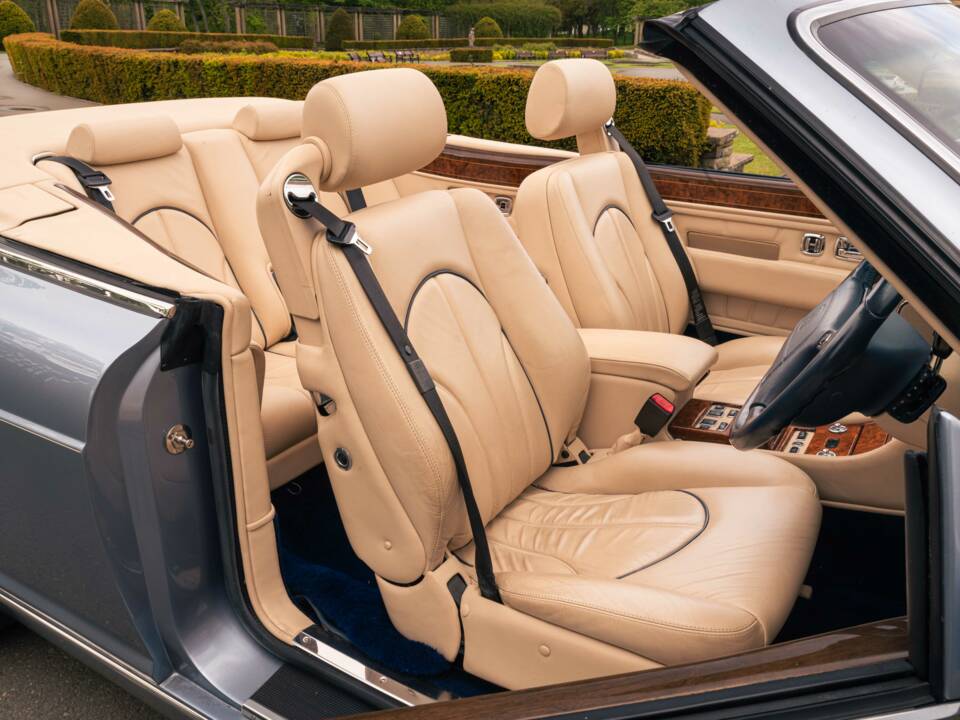 Immagine 30/38 di Rolls-Royce Corniche V (2001)
