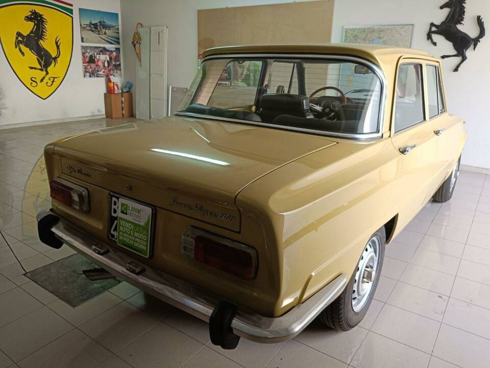 Immagine 27/50 di Alfa Romeo Giulia Nuova Super 1300 (1975)