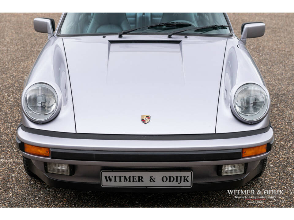 Imagen 21/32 de Porsche 911 Carrera 3.2 &quot;25 years 911&quot; (1988)