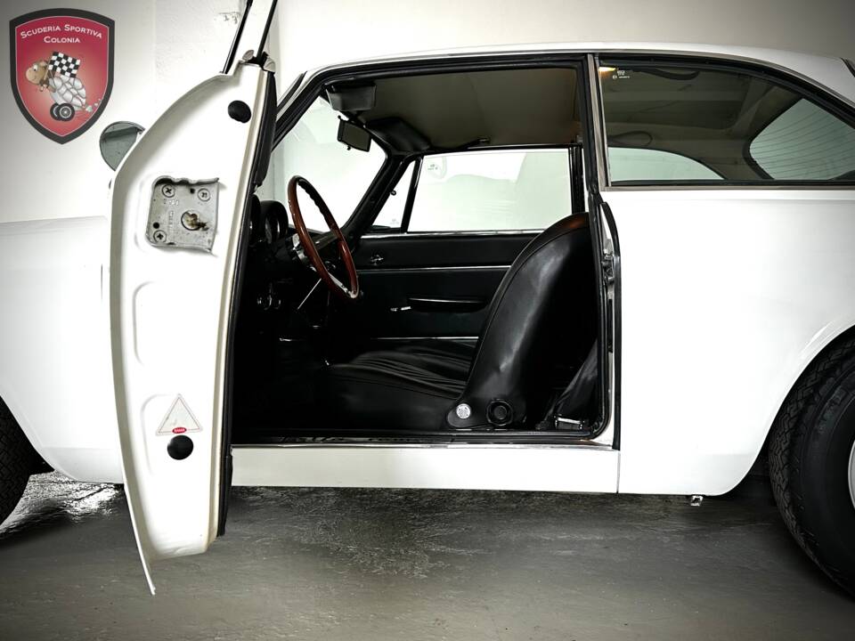 Immagine 9/53 di Alfa Romeo Giulia GT 1300 Junior (1970)