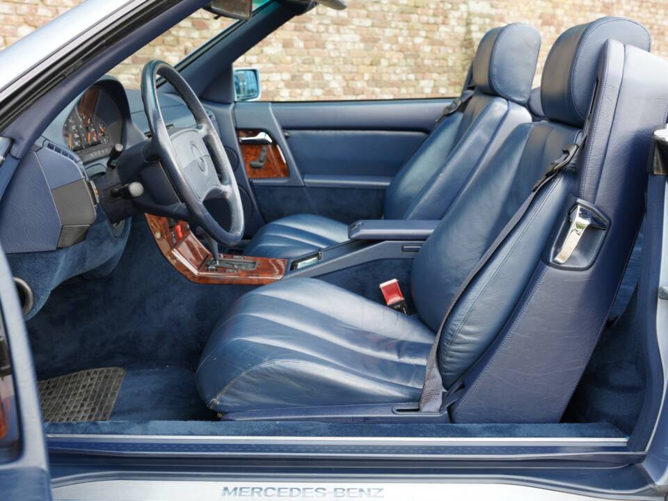 Image 24/50 de Mercedes-Benz 300 SL (1991)