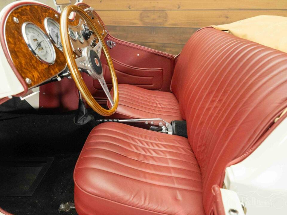 Image 4/19 of MG TD (1953)