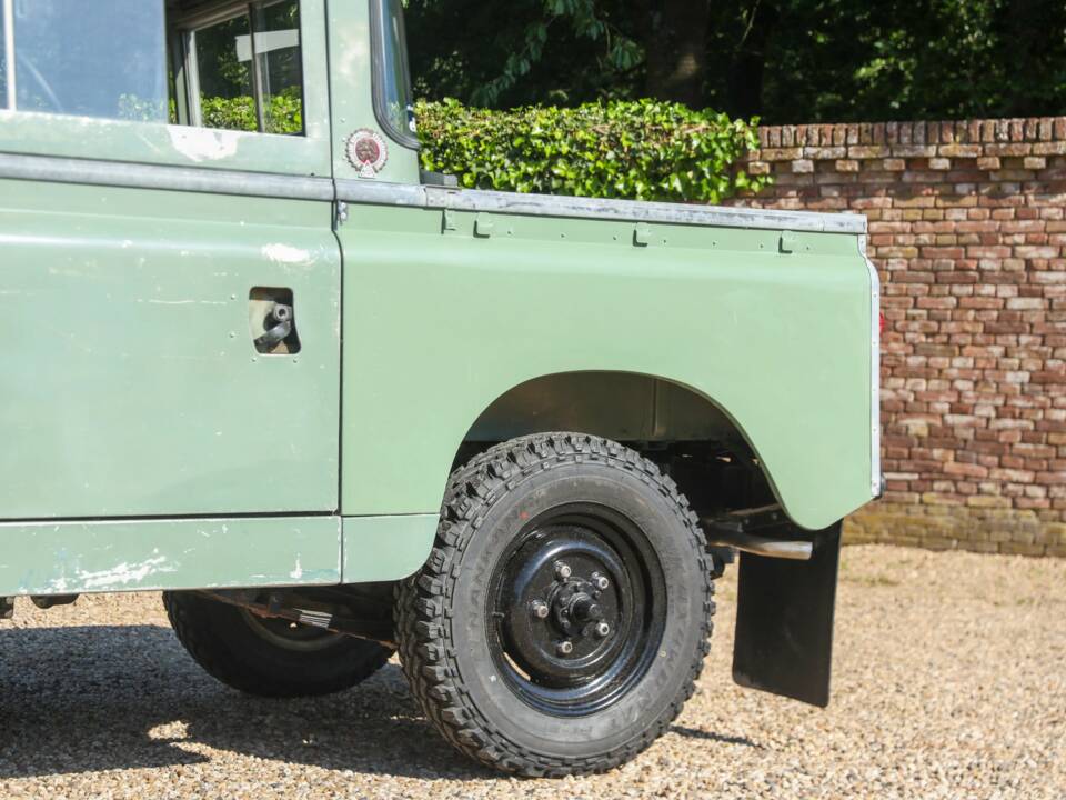 Image 7/50 of Land Rover 88 (1965)