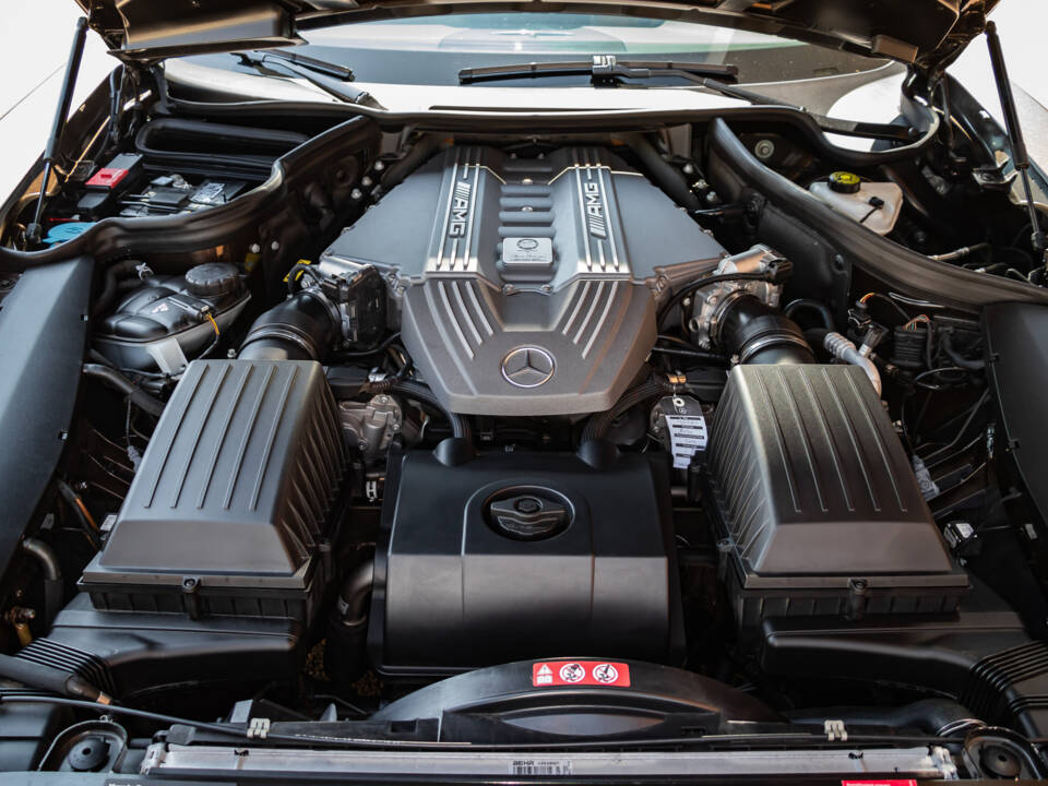 Image 37/50 of Mercedes-Benz SLS AMG Roadster (2013)