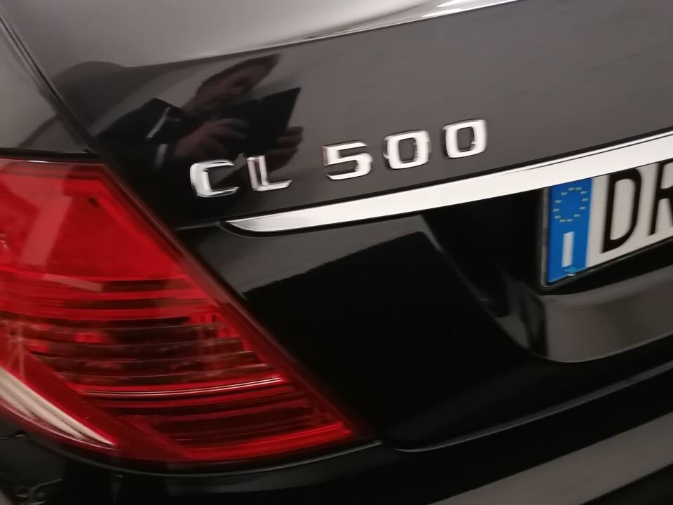 Image 15/26 of Mercedes-Benz CL 500 (2008)