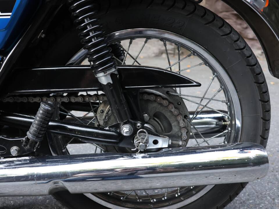 Image 14/33 of Yamaha RD 250 (1976)