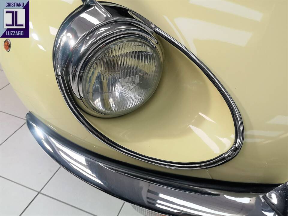 Image 11/51 de Jaguar E-Type (1970)