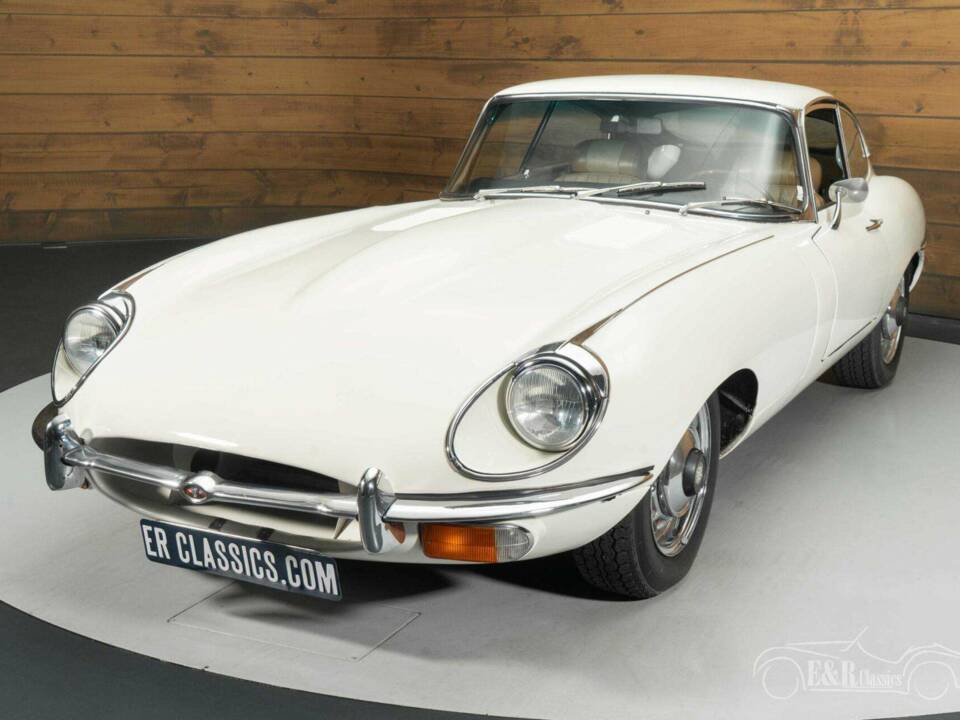 Image 4/19 de Jaguar E-Type (1969)
