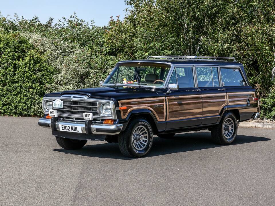 Bild 41/44 von Jeep Grand Wagoneer (1988)