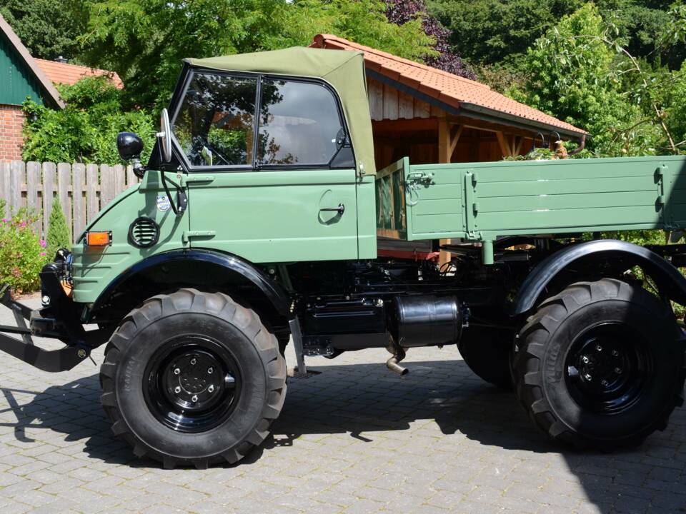 Image 24/71 of Mercedes-Benz Unimog U52 (1983)