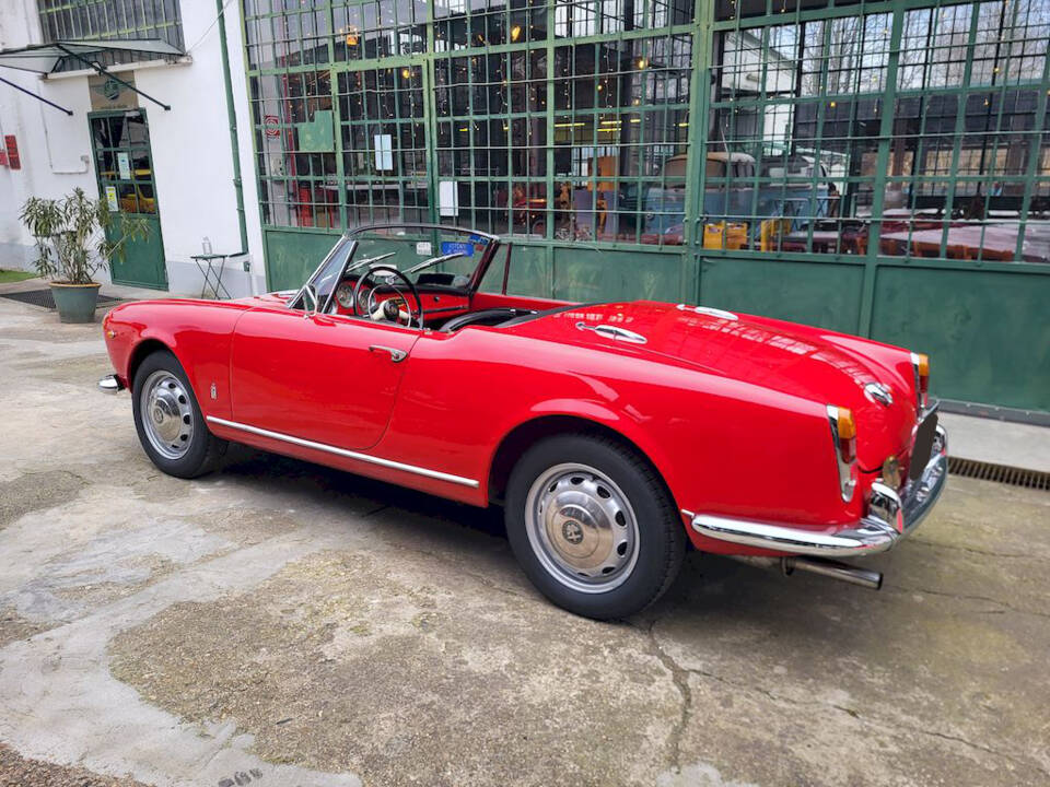 Image 15/65 of Alfa Romeo Giulietta Spider (1962)