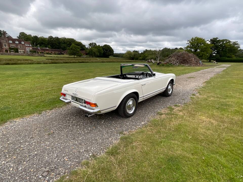 Image 7/37 of Mercedes-Benz 230 SL (1964)