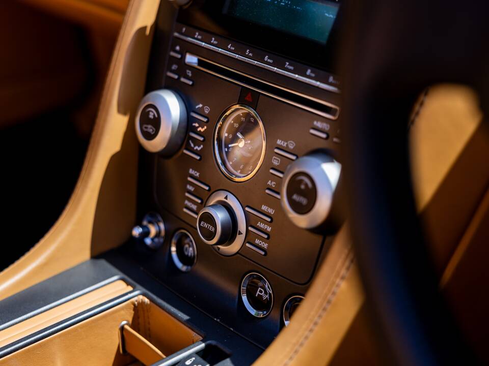 Image 28/45 de Aston Martin V8 Vantage (2008)
