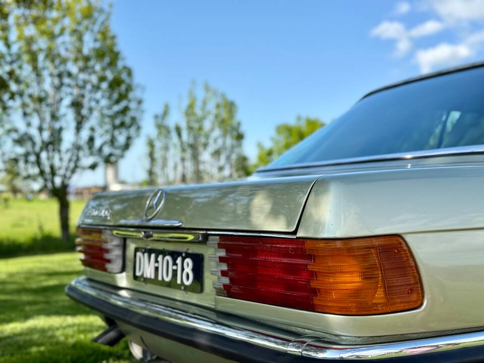 Image 10/22 of Mercedes-Benz 350 SLC (1972)