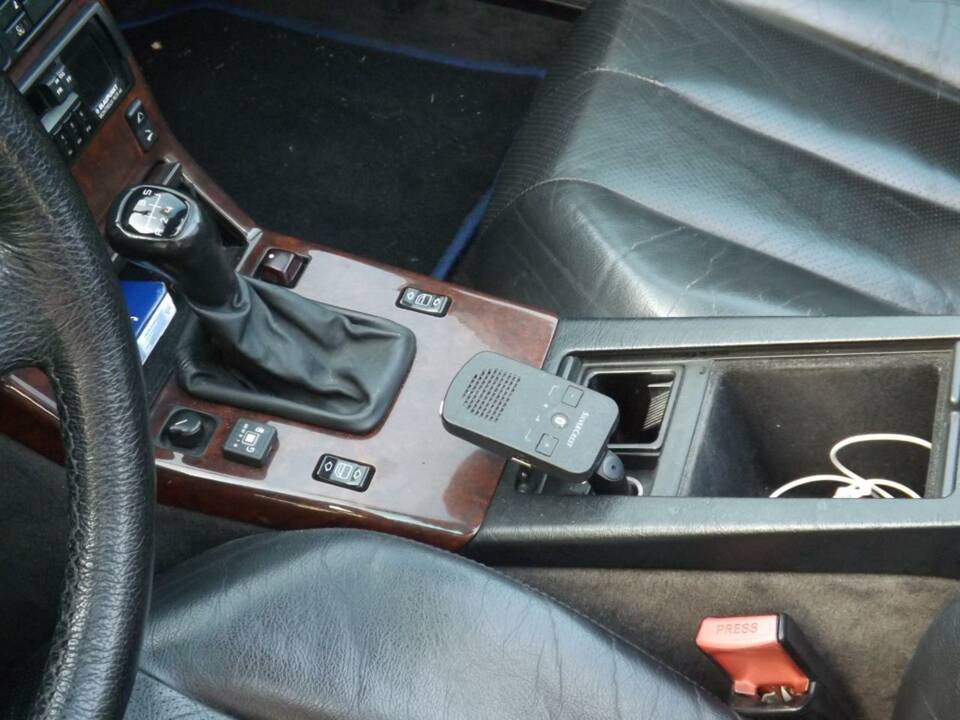 Image 34/50 of Mercedes-Benz SL 280 (1995)