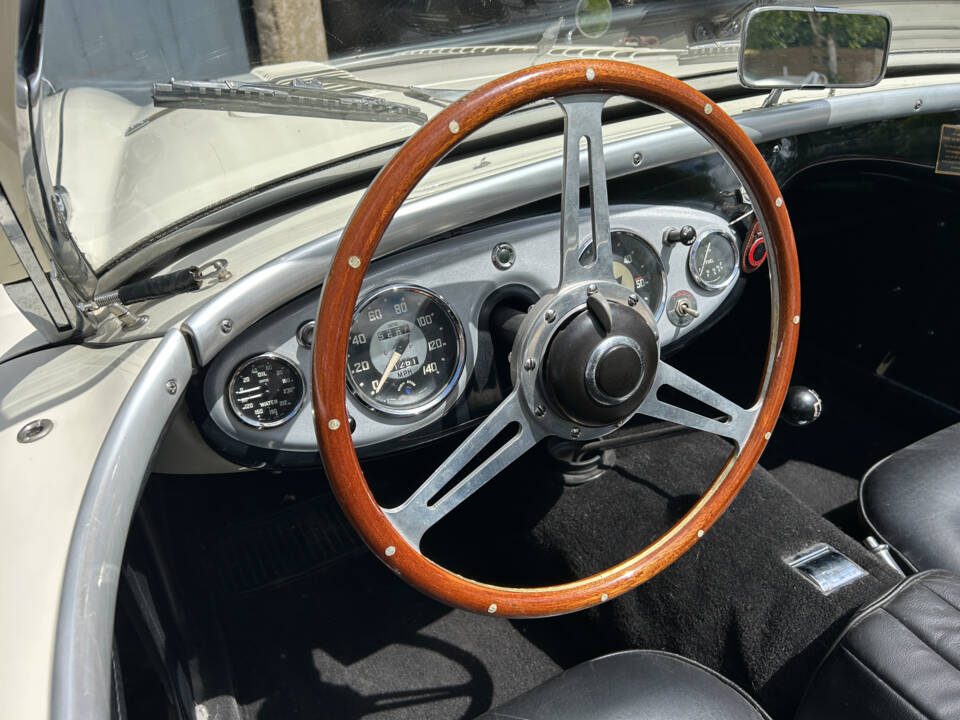 Image 14/16 of Austin-Healey 100&#x2F;4 (BN2) (1956)