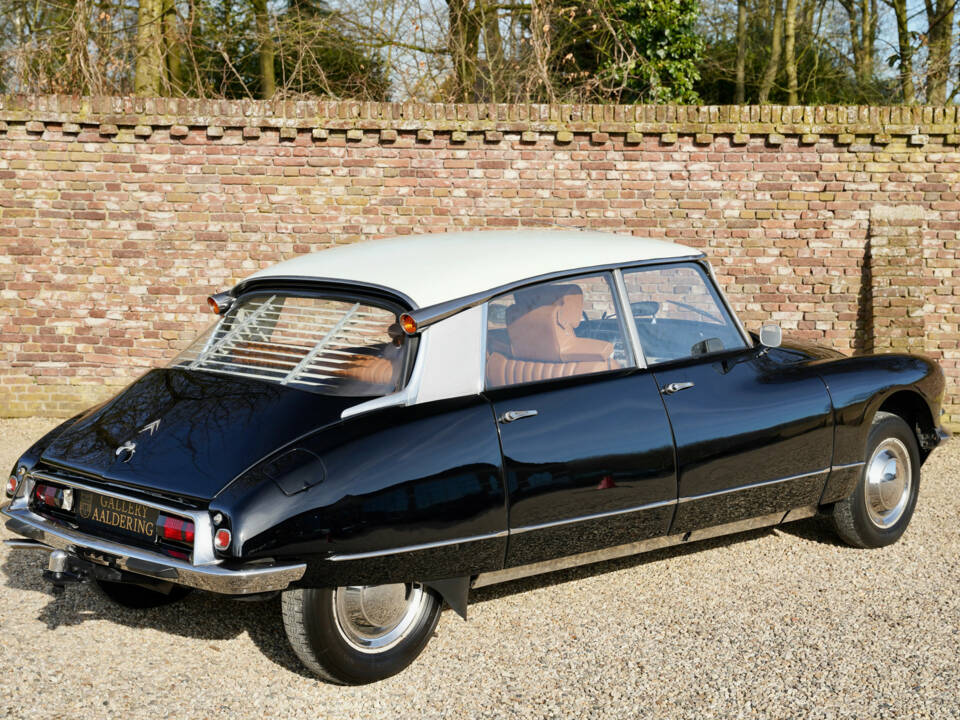 Image 50/50 de Citroën DS 19 (1963)