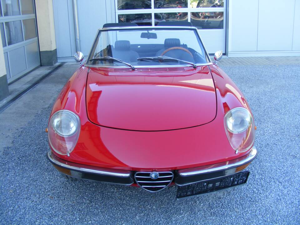 Immagine 24/77 di Alfa Romeo Spider Veloce 2000 (1981)
