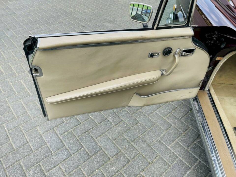 Image 25/36 de Mercedes-Benz 280 SE 3,5 (1971)