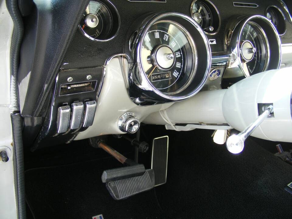 Image 16/46 of Ford Mustang 289 (1968)