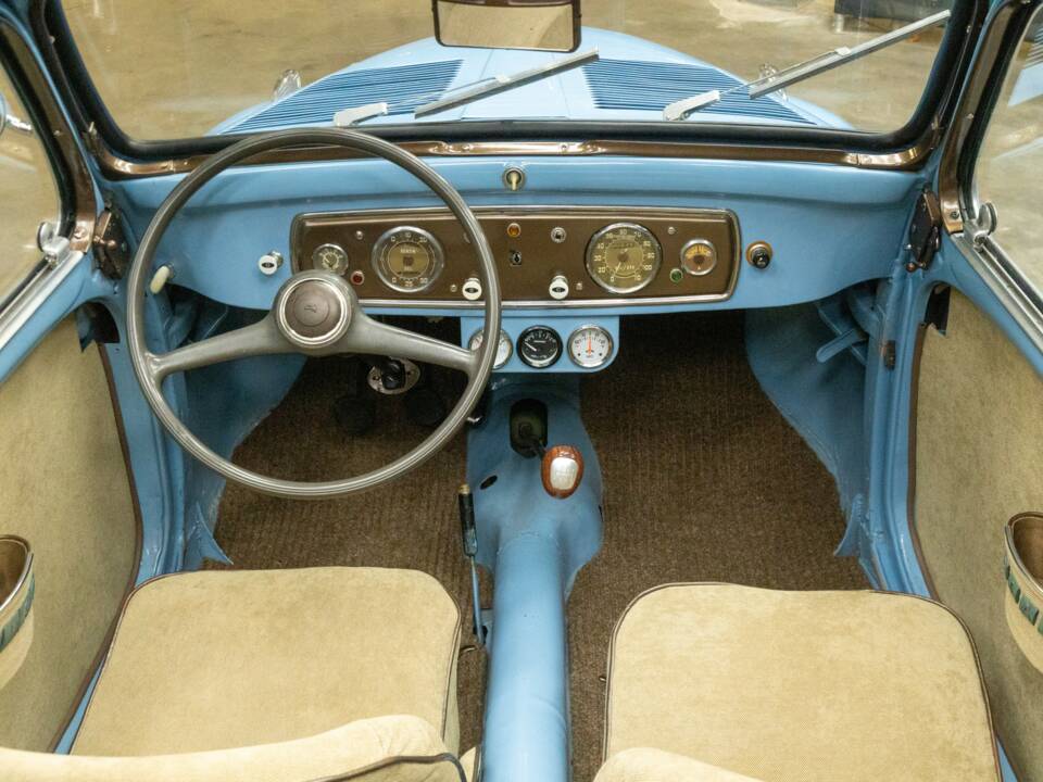 Image 41/50 of FIAT 500 C Topolino (1949)