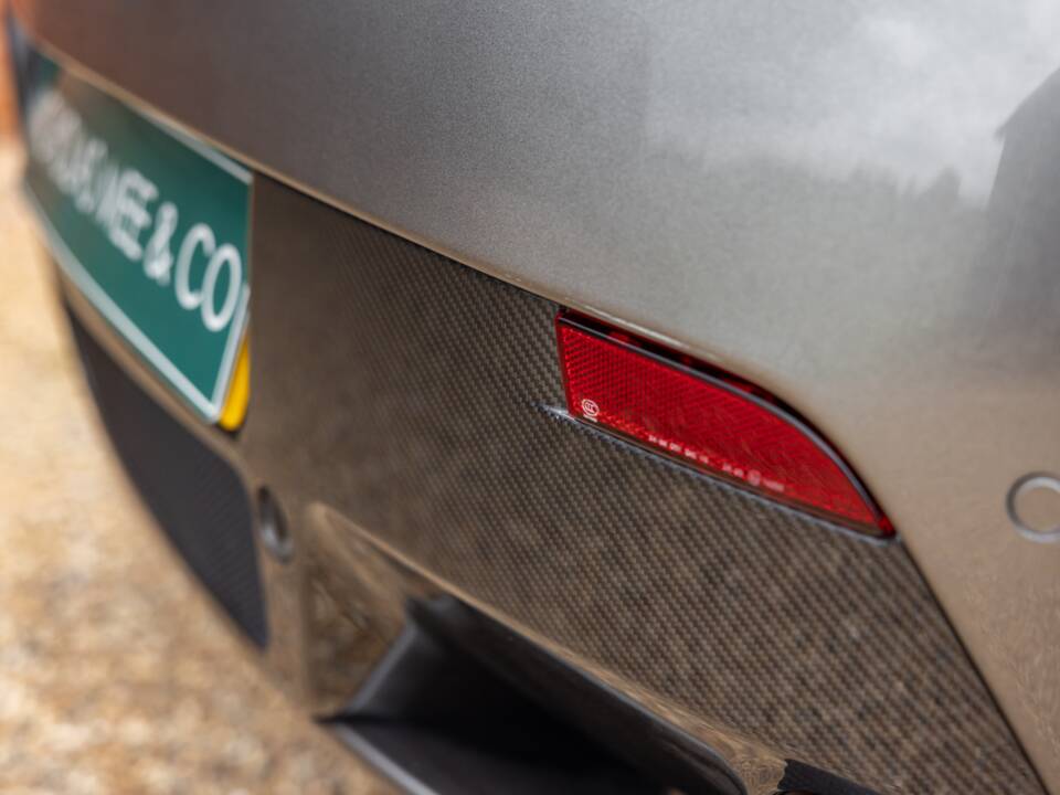 Afbeelding 37/75 van Aston Martin V12 Vantage AMR Roadster (2018)