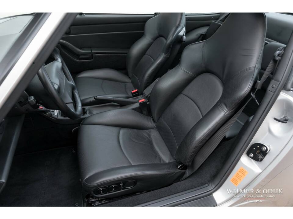 Bild 8/29 von Porsche 911 Carrera 4S (1998)