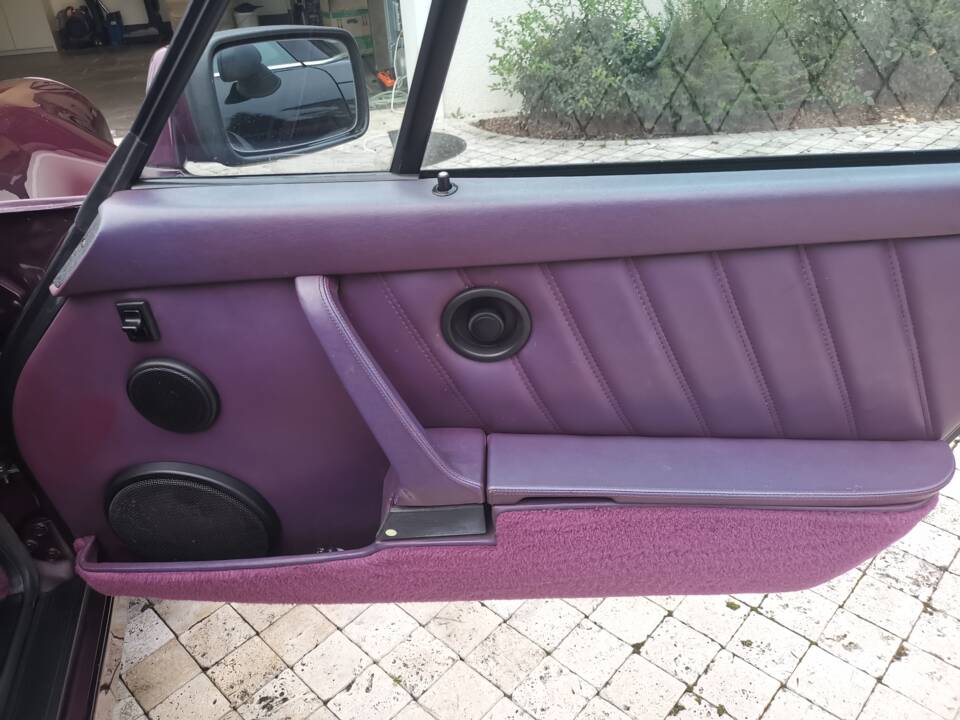 Image 33/51 of Porsche 911 Carrera 2 (WTL) (1990)