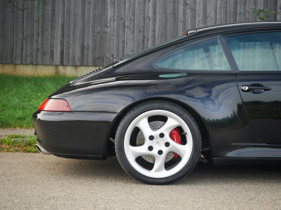 Image 5/36 de Porsche 911 Carrera 4S (1998)