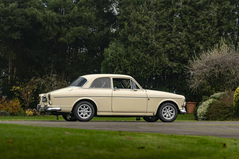 Image 20/50 of Volvo P 123 GT (1968)