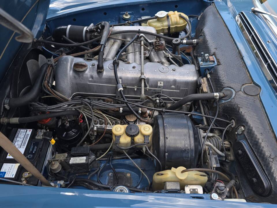 Image 11/12 of Mercedes-Benz 280 SL (1970)