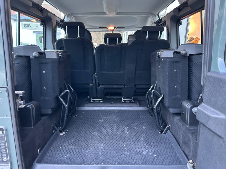 Image 21/35 of Land Rover Defender 90 (2014)