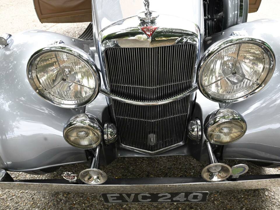 Image 32/50 of Alvis 4.3 Liter Saloon (1940)