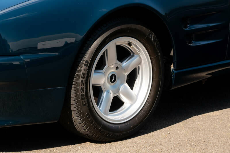 Image 21/50 of Aston Martin Virage Volante (1993)