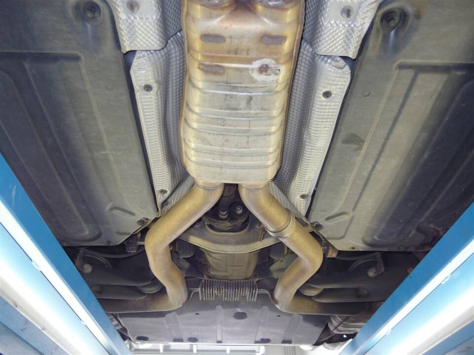Image 91/98 of Mercedes-Benz E 63 AMG T (2008)