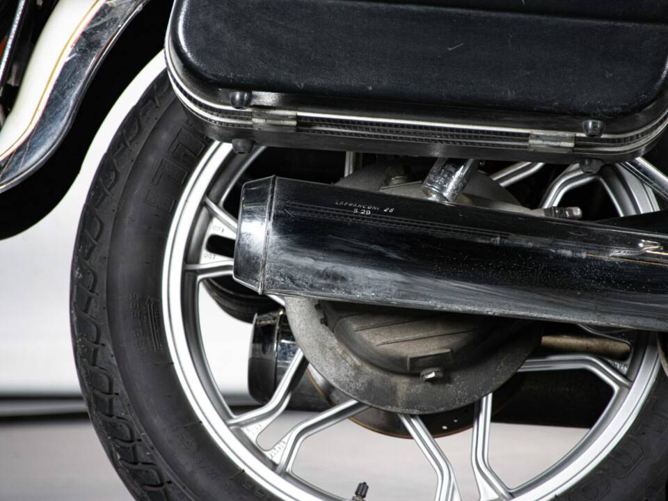 Image 19/44 de Moto Guzzi California II (1983)