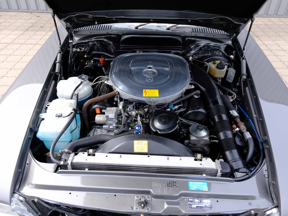 Image 94/96 of Mercedes-Benz 560 SL (1987)