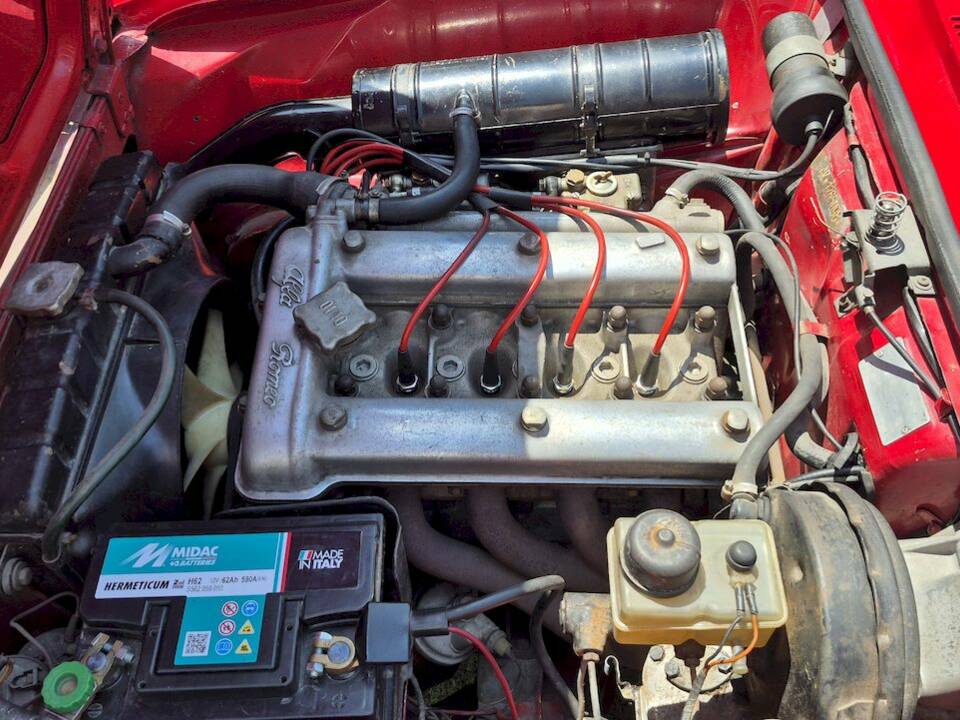 Afbeelding 56/63 van Alfa Romeo Giulia GT 1300 Junior (1971)