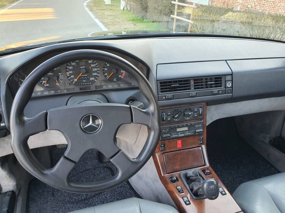 Image 7/16 of Mercedes-Benz 300 SL-24 (1991)