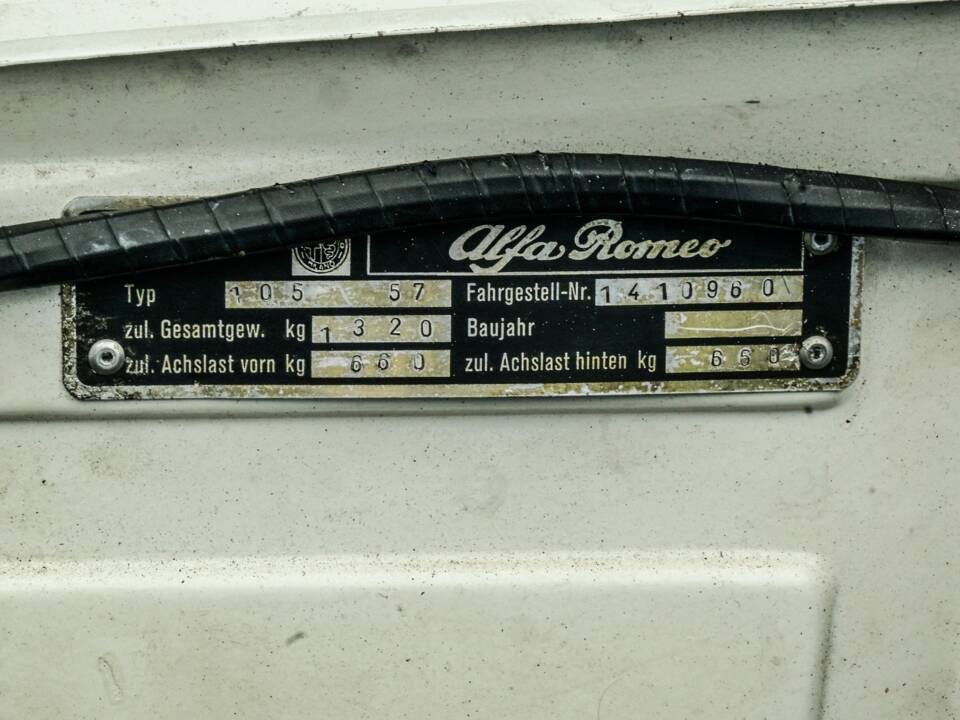 Image 52/66 of Alfa Romeo 1750 Spider Veloce (1968)