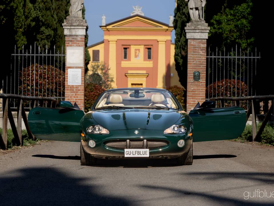 Image 5/70 of Jaguar XKR (2004)