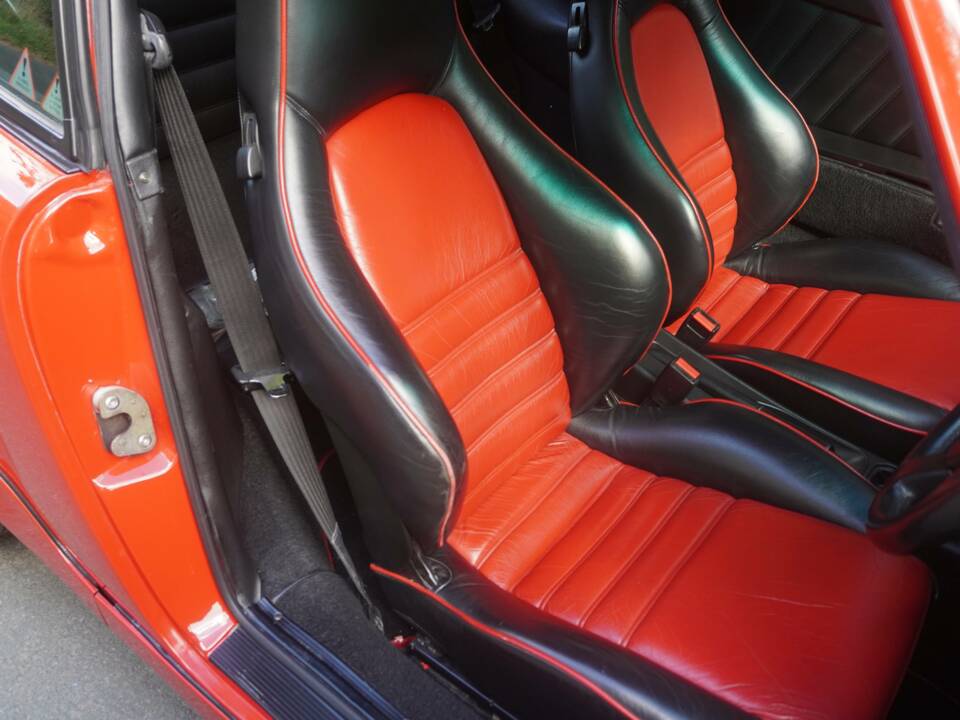 Image 10/17 de Porsche 911 Carrera 4 (1990)