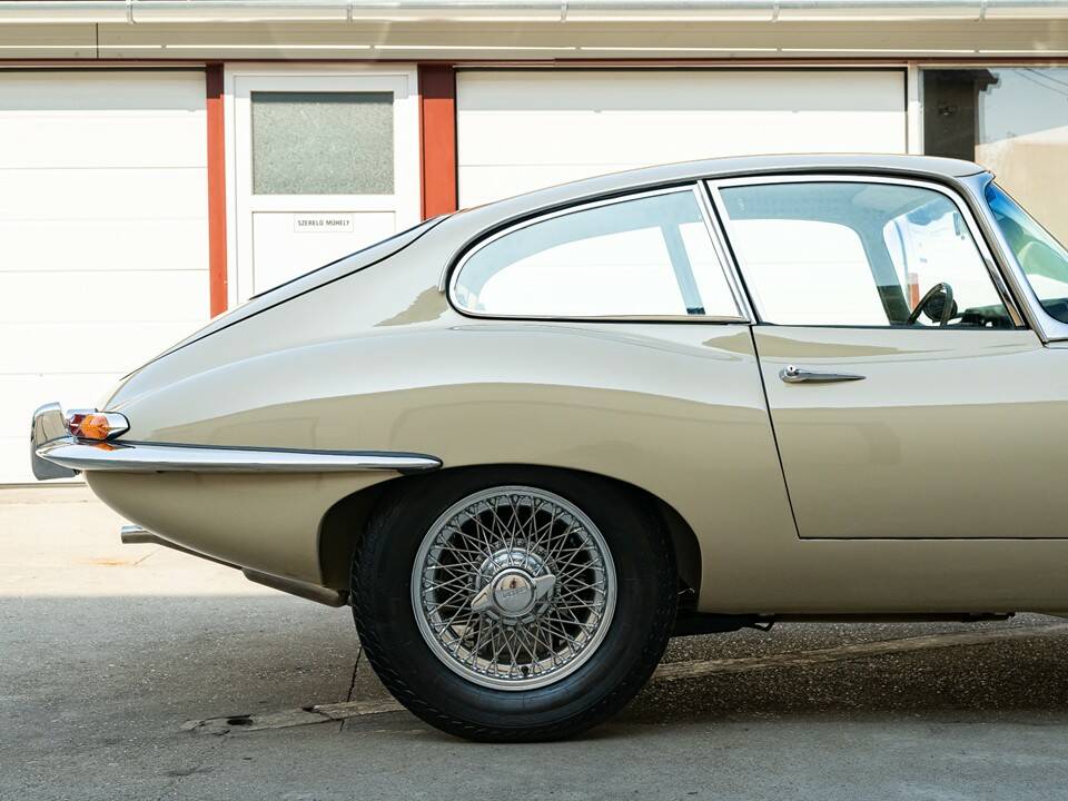Bild 21/102 von Jaguar E-Type 4.2 (1966)