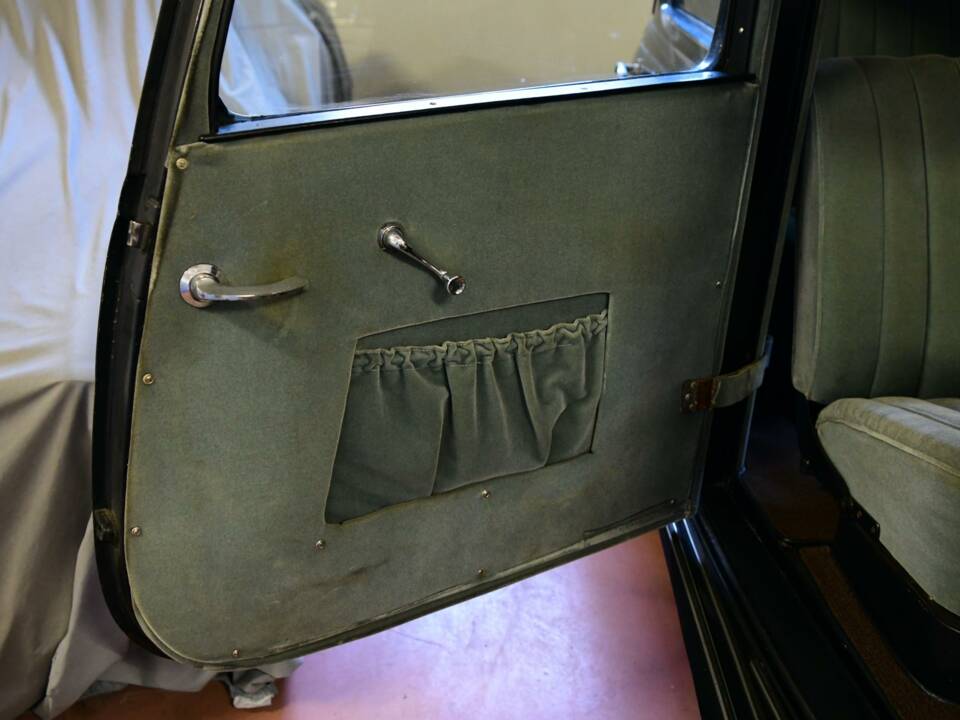 Image 37/50 de Mercedes-Benz 170 V Saloon (1938)